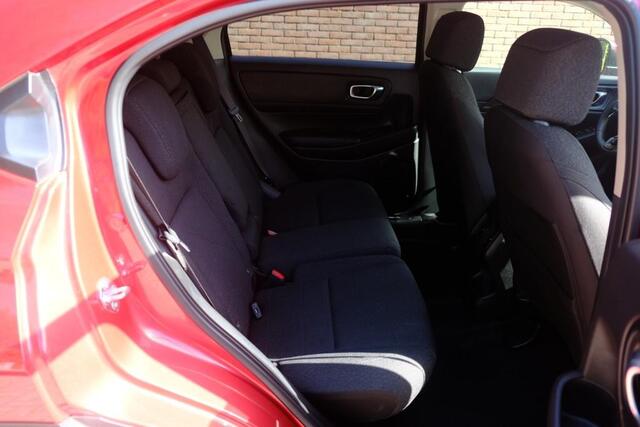 Honda HR-V 1.5 e:HEV 131pk CVT Elegance - Adaptieve cruise - Achteruitrijcamera - Apple CarPlay - Keyless - Stoelverwarming - Parkeersensoren