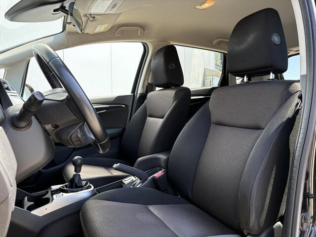 Honda JAZZ 1.3 i-VTEC Elegance / Airco / Cruise Control / Trekhaak / Bluetooth/HDMI / Stoelverwarming /