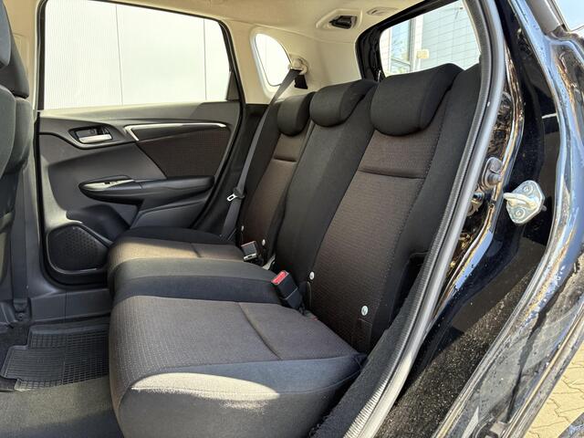 Honda JAZZ 1.3 i-VTEC Elegance / Airco / Cruise Control / Trekhaak / Bluetooth/HDMI / Stoelverwarming /