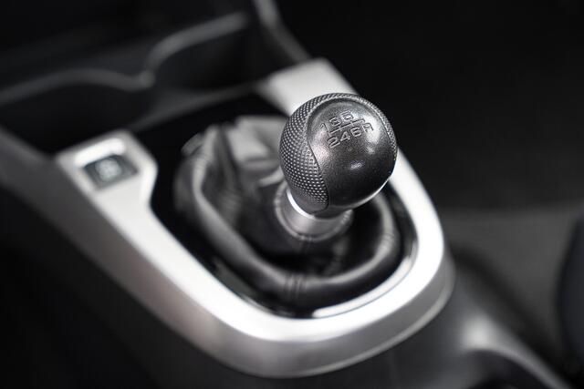 Honda JAZZ 1.3i V-TEC TREND - TREKHAAK - STOELVERWARMING