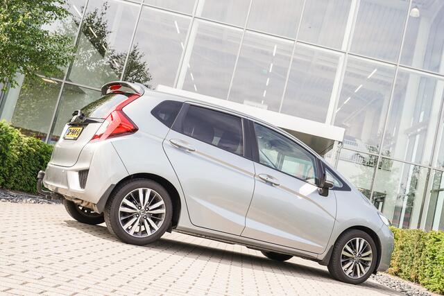 Honda JAZZ 1.3i V-TEC ELEGANCE - AUTOMAAT - NAVIGATIE - SPOILER - TREKHAAK -SPATLAPPEN