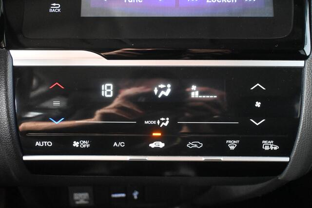 Honda JAZZ 1.3 i-VTEC Elegance Automaat Clima Cruise Control Stoelverwarming Inruil Mogelijk!