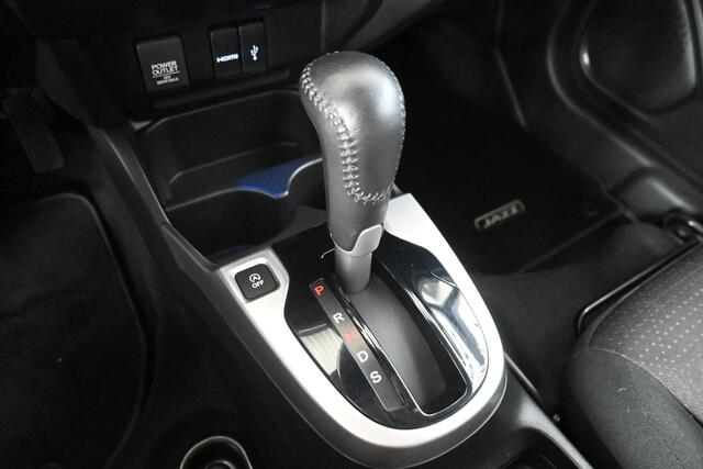 Honda JAZZ 1.3 i-VTEC Elegance Automaat Clima Cruise Control Stoelverwarming Inruil Mogelijk!