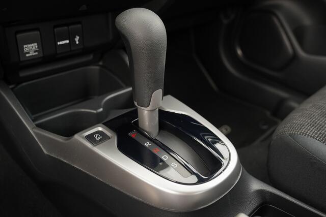 Honda JAZZ 1.3i V-TEC COMFORT - AUTOMAAT - NAVIGATIE - STOELVERWARMING