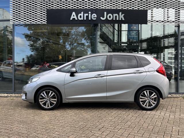 Honda JAZZ 1.3 i-VTEC Elegance AUTOMAAT | TREKHAAK | ACHTERUITRIJCAMERA | LM VELGEN | PARKEERSENSOREN V+A | STOELVERWARMING | KEYLESS | RIJSTROOKBEGELEIDING |