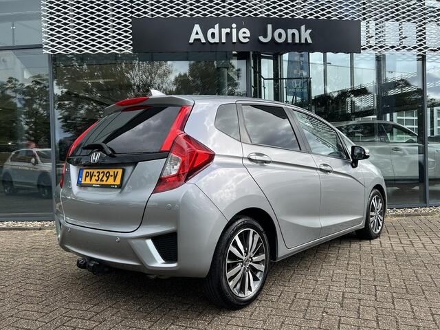 Honda JAZZ 1.3 i-VTEC Elegance AUTOMAAT | TREKHAAK | ACHTERUITRIJCAMERA | LM VELGEN | PARKEERSENSOREN V+A | STOELVERWARMING | KEYLESS | RIJSTROOKBEGELEIDING |