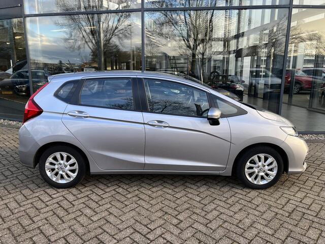 Honda JAZZ 1.3 i-VTEC Comfort TREKHAAK | NAVIGATIE | PARKEER SENSOREN V+A | AIRCO | CRUISE CONTROLE | NED. AUTO |