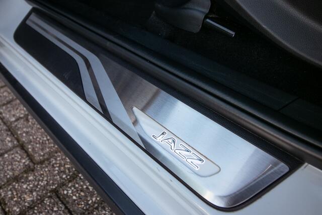 Honda JAZZ 1.5 e:HEV Crosstar Afn. draaghaak | Illumination pack | Carplay | Adpt. Cruise