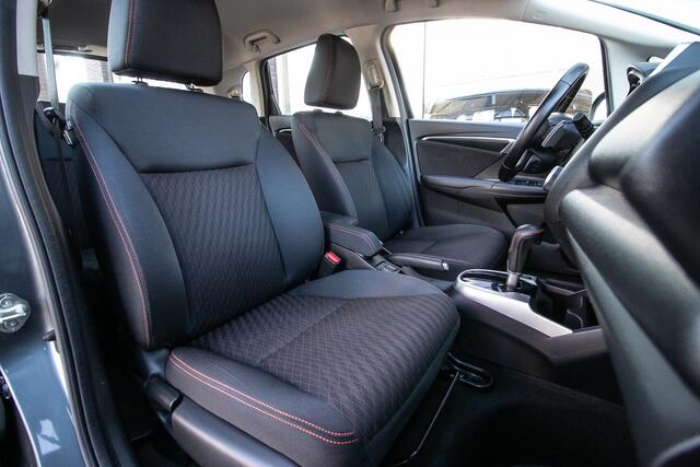 Honda JAZZ 1.5 i-VTEC Dynamic Automaat | Trekhaak | 1e eigenaar | All Season banden |