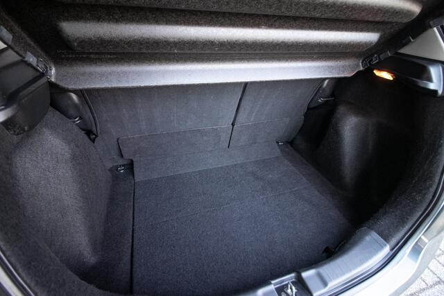 Honda JAZZ 1.5 i-VTEC Dynamic Automaat | Trekhaak | 1e eigenaar | All Season banden |