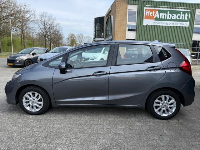 Honda JAZZ 1.3 I-VTEC BJ.2018 AUTOMAAT CRUISE AIRCO 50.000 KM STOELVERW.