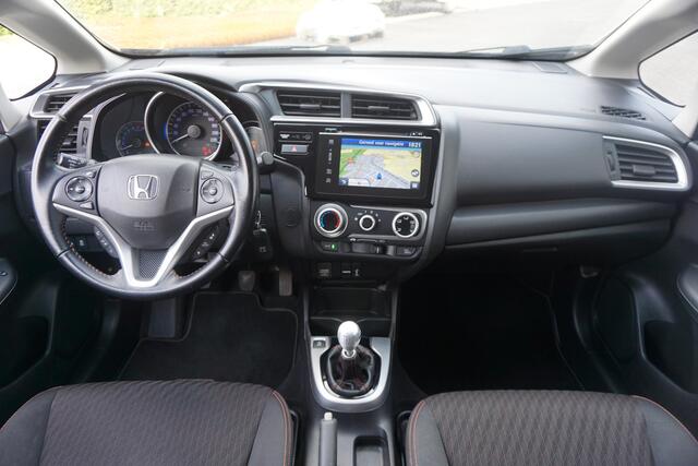 Honda JAZZ 1.5 i-VTEC Dynamic Airco / Navi / Cruise / Stoelverw. / DAB / Carplay / Elektr. ramen / Lm velgen