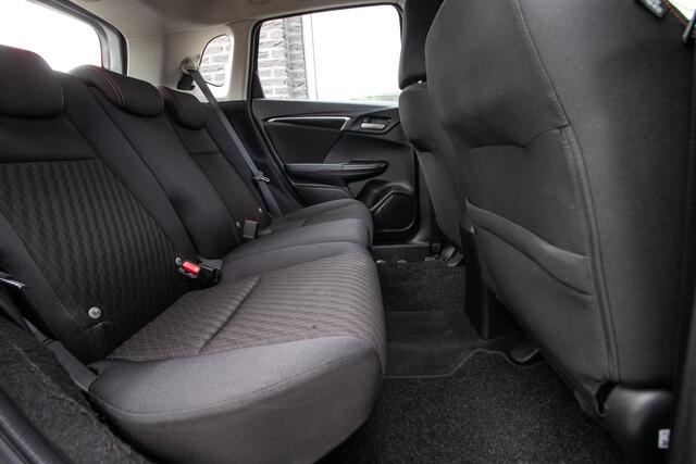 Honda JAZZ 1.5 i-VTEC Dynamic | All-season banden | Navigatie | Stoelverwarming