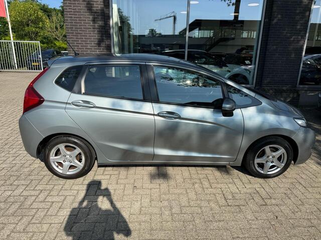 Honda JAZZ 1.3 i-VTEC Trend | Navigatie | Parkeersensoren | Stoelverw.