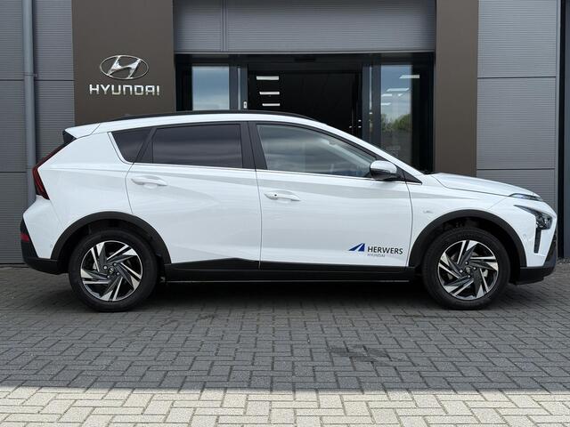Hyundai Bayon 1.0 T-GDI Premium Automaat / Stoel- & Stuurverwarming / LED Verlichting / Climate Control / Cruise Control / Achteruitrijcamera / Parkeersensoren Voor + Achter /