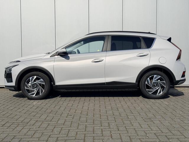 Hyundai Bayon 1.0 T-GDI Premium / 2000 Voordeel / Stoel- & Stuurverwarming / Climate Control / Cruise Control / LED Verlichting / BOSE Audio / Achteruitrijcamera / Parkeersensoren Voor + Achter /