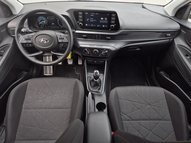 Hyundai Bayon 1.0 T-GDI Comfort / Trekhaak vast / Navigatie via Apple Carplay of Android Auto / Airco / Cruise control / Achteruitrijcamera / Draadloze telefoon lader / Parkeersensoren achter /