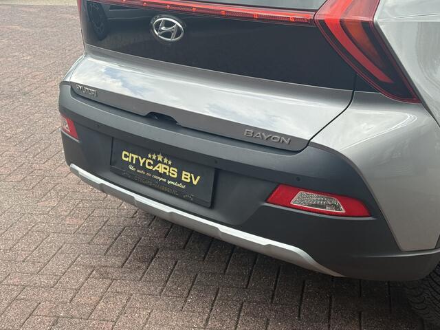 Hyundai Bayon 1.0 T-GDI Comfort hybrid 48v automaat 101 pk groot scherm navi apple carplay camera climate ctr cruise ctr lmv 1e eigenaar dealer onderhouden