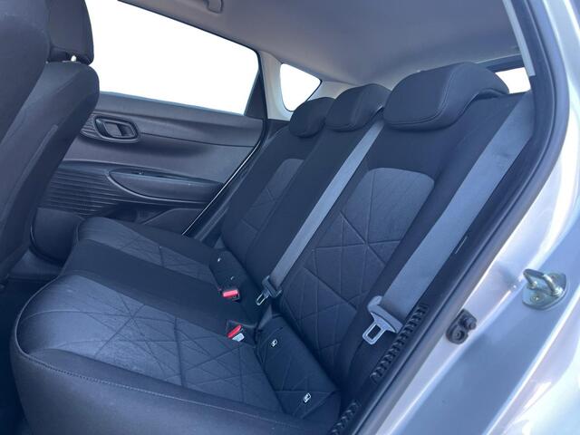 Hyundai Bayon Comfort 1.0 T-GDI 100pk | APPLE CARPLAY / ANDROID AUTO | CAMERA | PARKEERSENSOREN | 16" LM-VELGEN |
