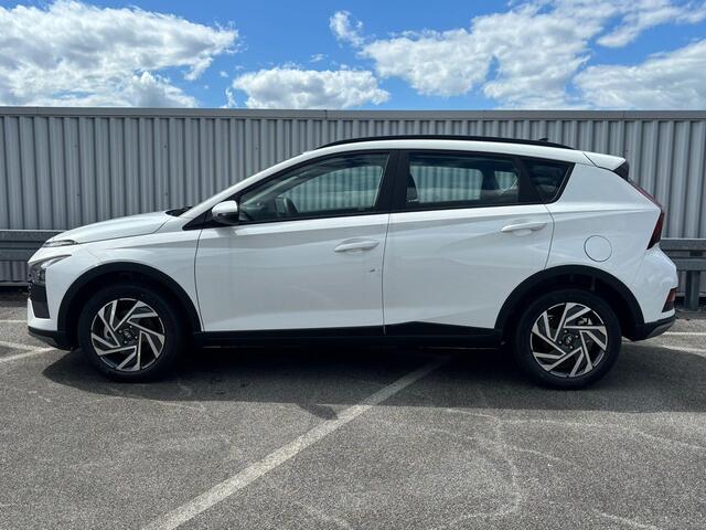 Hyundai Bayon 1.0 T-GDI Comfort / ¤2000,- Voordeel / Uit Voorraad Leverbaar / Navigatie / Cruise / Elektrische Ramen V+A / Apple Carplay & Android Auto / 16'' LM Velgen /
