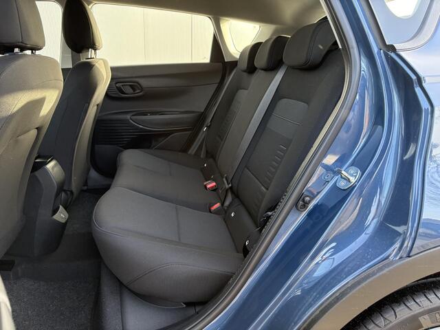 Hyundai Bayon 1.0 T-GDI Comfort / ¤ 3.500,- Voordeel Op Nieuwprijs / Prijs is rijklaar / MY 26 / Navigatie / Achteruitrijcamera / Airco / Cruise Control / LED Dagrijverlichting / LMV / Apple CarPaly & Android Auto /