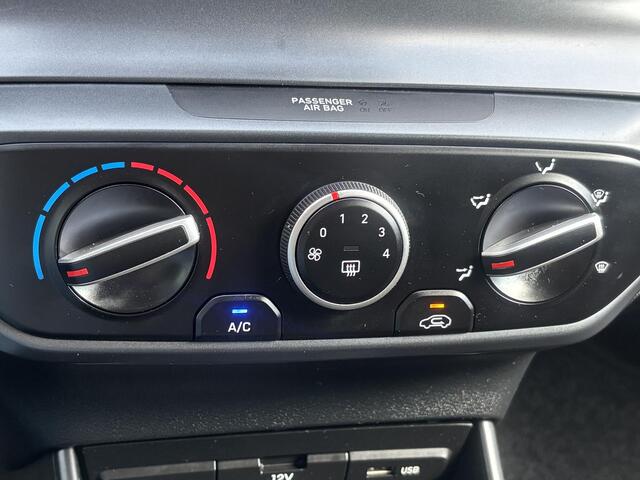 Hyundai Bayon 1.0 T-GDI Comfort Smart / Dealer onderhouden / Navigatie / Apple carplay / Android auto / Achteruitrijcamera / Cruise control / DAB radio / Achteruitrijsensoren /
