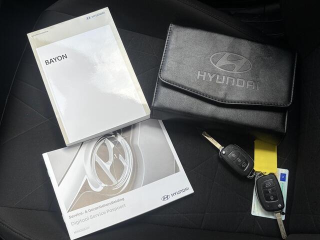 Hyundai Bayon 1.0 T-GDI Comfort Smart / Dealer onderhouden / Navigatie / Apple carplay / Android auto / Achteruitrijcamera / Cruise control / DAB radio / Achteruitrijsensoren /