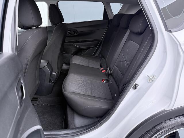 Hyundai Bayon 100PK T-GDI Comfort Smart | Trekhaak | Automaat | AR Camera | Stoel en stuurverwarming | Bose Audio | LED | Cruise