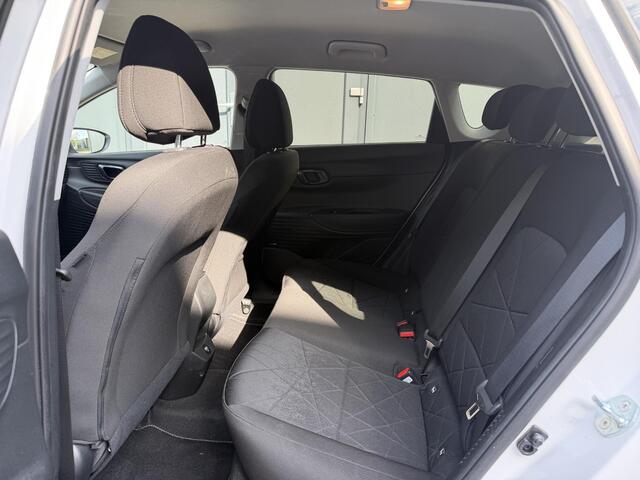 Hyundai Bayon 1.0 T-GDI Premium / Automaat / Stuurverwarming / Stoelverwarming / Navigatie / Dode hoek detectie / Apple Carplay / Android Auto / Adaptieve Cruise Control / Achteruitrijcamera