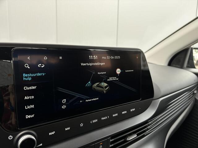 Hyundai Bayon 1.0 T-GDI Comfort Automaat / Apple Carplay / Navigatie / Achteruitrijcamera / Airco / Cruise Control / Parkeersensoren Achter / NAP Logisch