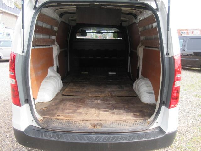 Hyundai H300 2.5 CRDi Dynamic - Airco - 3 Zits - 6 Bak Tweede Paasdag open van 10:00- Tot 16:00 uur