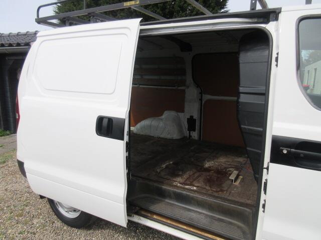 Hyundai H300 2.5 CRDi Dynamic - Airco - 3 Zits - 6 Bak Tweede Paasdag open van 10:00- Tot 16:00 uur