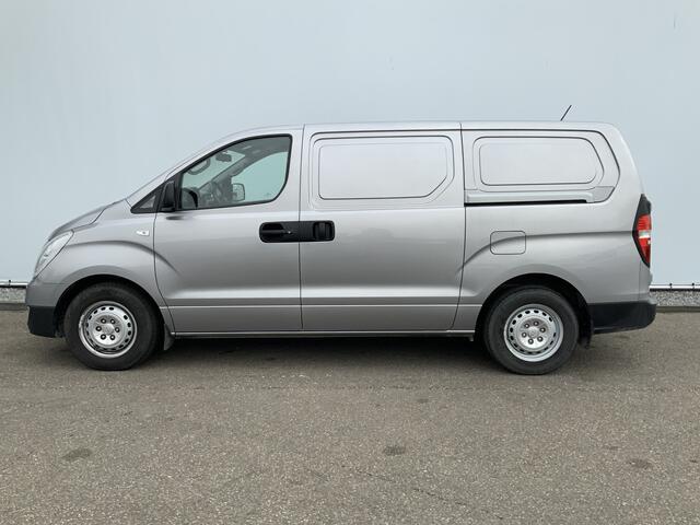 Hyundai H300 2.5 CRDi Dynamic Airco Cruise 3 Zits Trekhaak 2300 kg Dub Schuifdeur Euro 6