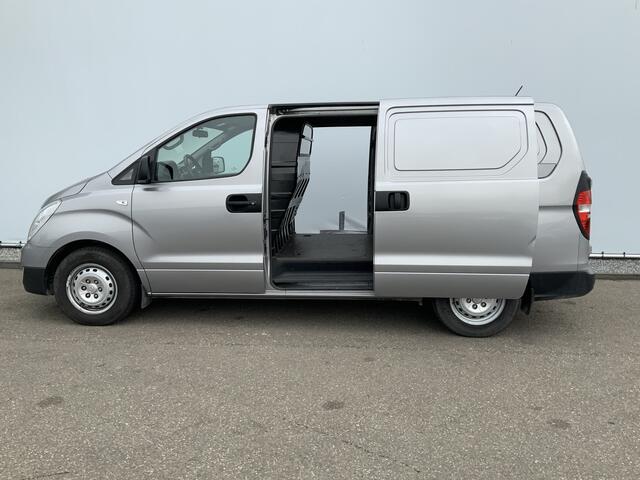 Hyundai H300 2.5 CRDi Dynamic Airco Cruise 3 Zits Trekhaak 2300 kg Dub Schuifdeur Euro 6