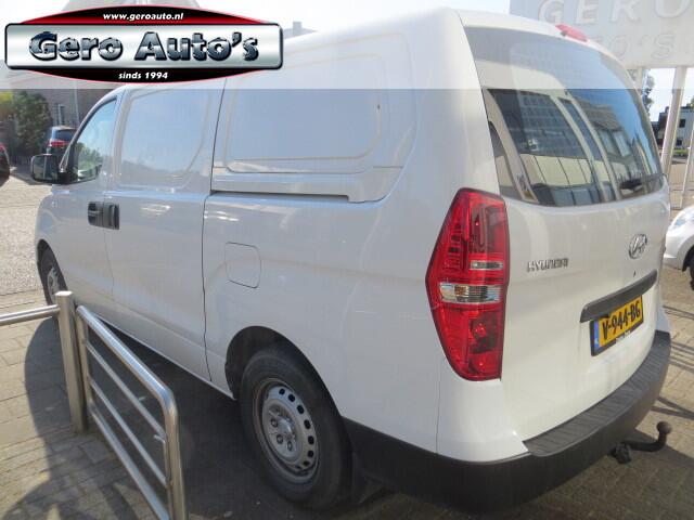 Hyundai H300 2.5 CRDi Dynamic 124 dkm mooie bus 3 zits ,dubbele schuifdeur ,airco ,trekhaak ,camera