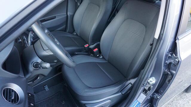 Hyundai I 10 1.0i 67pk 5Drs Comfort 5Drs Navi Airco Cruise Control Bluetooth PDC *NL auto* Keurig exemplaar!