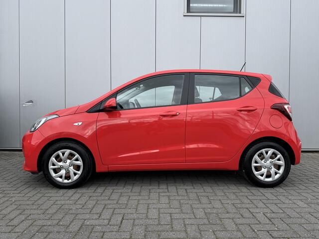 Hyundai I 10 1.0i Comfort / Navigatie / Bluetooth / Cruise control / Pakeersensoren achter/ Elek. Ramen Voor en achter / Multifunctioneel Stuur /