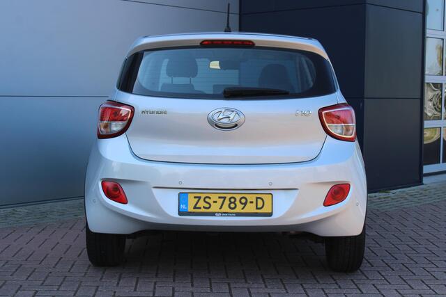 Hyundai I 10 1.0i Premium BLUETOOTH - 14 '' INCH LICHTMETALEN VELGEN - DEURSTOOTLIJSTENSET - AANSLUITENDE HISTORIE