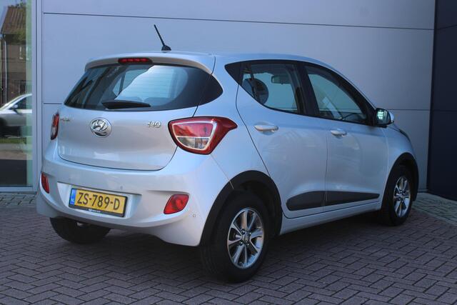 Hyundai I 10 1.0i Premium BLUETOOTH - 14 '' INCH LICHTMETALEN VELGEN - DEURSTOOTLIJSTENSET - AANSLUITENDE HISTORIE