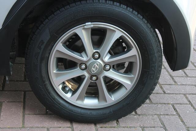 Hyundai I 10 1.0i Premium BLUETOOTH - 14 '' INCH LICHTMETALEN VELGEN - DEURSTOOTLIJSTENSET - AANSLUITENDE HISTORIE