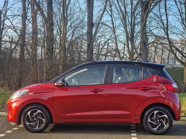 Hyundai I 10 5drs 1.0 67 PK Premium | Climate control | Contrasterende dakkleur | Geïntegreerde navigatiesysteem| Lichtmetalen velgen | Parkeersensoren achter |