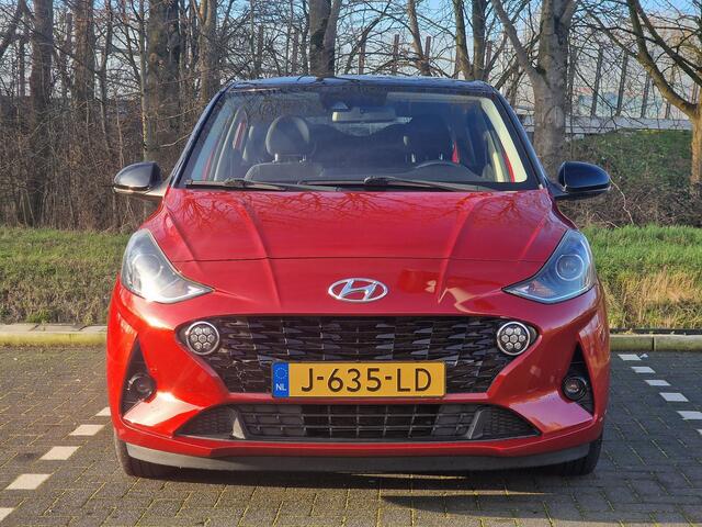 Hyundai I 10 5drs 1.0 67 PK Premium | Climate control | Contrasterende dakkleur | Geïntegreerde navigatiesysteem| Lichtmetalen velgen | Parkeersensoren achter |