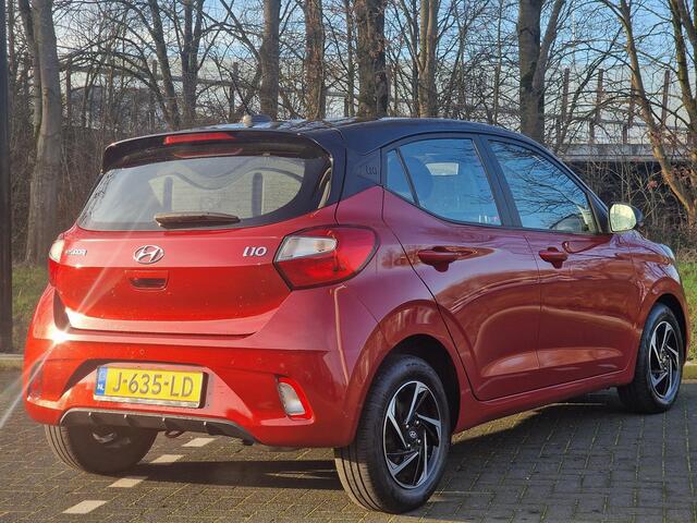 Hyundai I 10 5drs 1.0 67 PK Premium | Climate control | Contrasterende dakkleur | Geïntegreerde navigatiesysteem| Lichtmetalen velgen | Parkeersensoren achter |