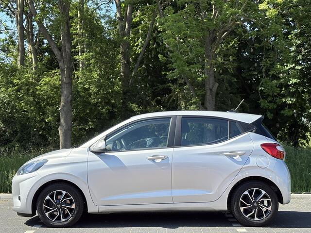 Hyundai I 10 5drs 1.0 67 PK Comfort Smart | Geïntegreerde navigatiesysteem & Apple Carplay/Android auto | Achteruitrijcamera | Lmv & Allseason banden |