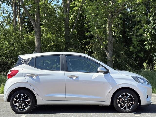 Hyundai I 10 5drs 1.0 67 PK Comfort Smart | Geïntegreerde navigatiesysteem & Apple Carplay/Android auto | Achteruitrijcamera | Lmv & Allseason banden |
