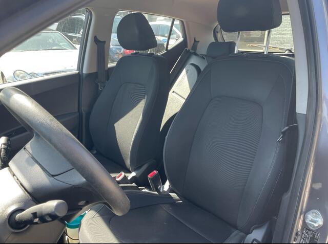 Hyundai I 10 1.0i Go! 2017 / Navigatie / Apple CarPlay / Bluetooth / Lichtmetalen Velgen / Cruise control / Climate Control