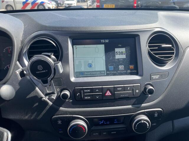 Hyundai I 10 1.0i Go! 2017 / Navigatie / Apple CarPlay / Bluetooth / Lichtmetalen Velgen / Cruise control / Climate Control