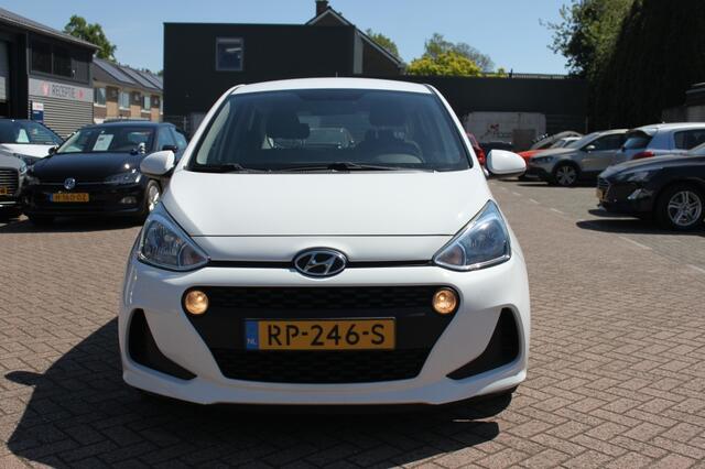 Hyundai I 10 1.0i Comfort, airco, cruise control.