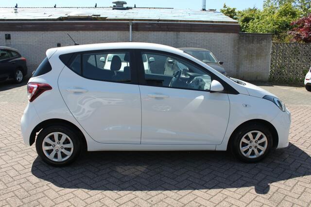 Hyundai I 10 1.0i Comfort, airco, cruise control.