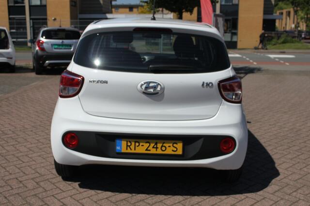 Hyundai I 10 1.0i Comfort, airco, cruise control.